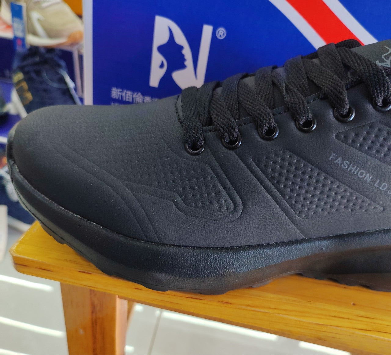 2025 New Men's and Women's Couple's Breathable Thick-Soled Non-Slip Casual Sports Shoes, Trendy and Versatile Shoes