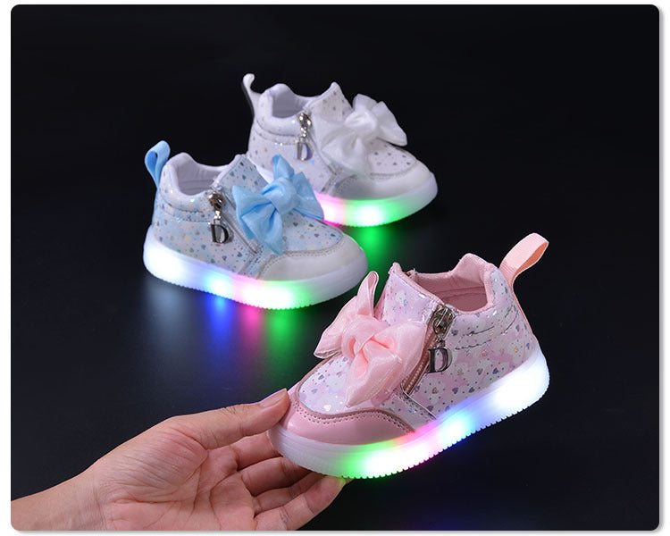 Spring and Autumn New Girls Princess LED Lighting Small and Medium Girls Casual Bow Sports Soft Sole Shoes Factory Outlet