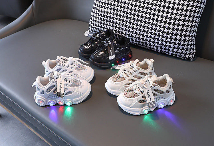 Children's Light-Up Shoes 2026 Spring and Autumn New Model for Boys and Girls Led Glowing Shoes for Young Children Fashionable Soft-Soled Sneakers