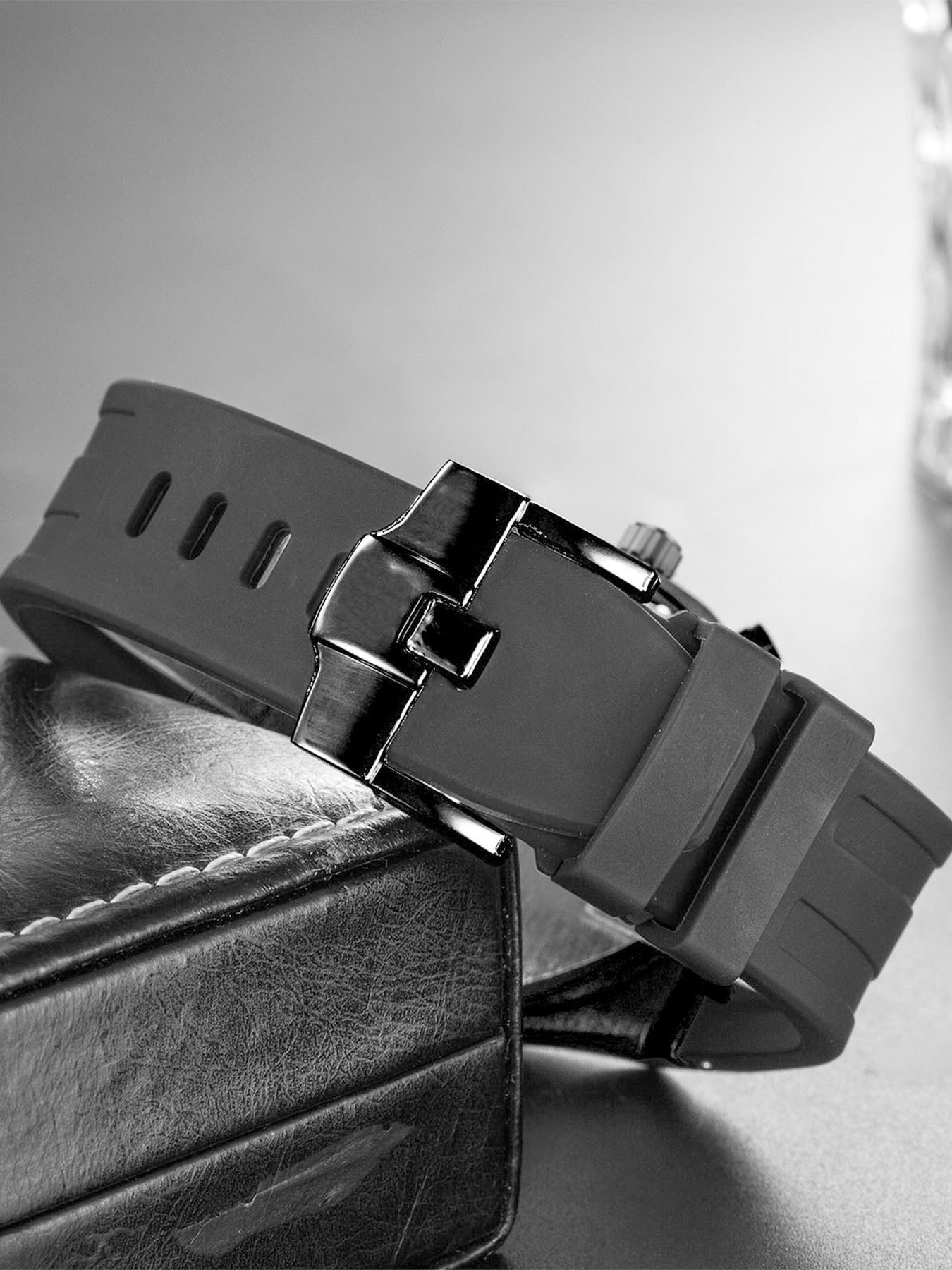 Men's Watches, Multi-Functional Sports Waterproof Men's Fashionable Casual Watches