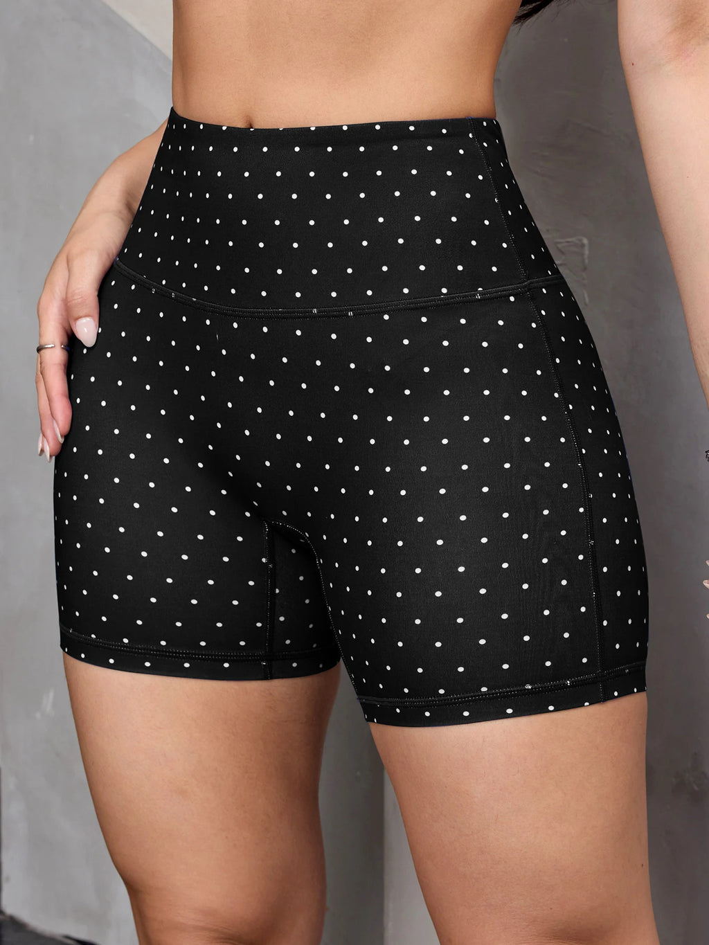 Women's Polka Dot Shorts Tummy Control Butt Lifting Biker Shorts High Waist Sports Tights Summer Casual Daily Wear