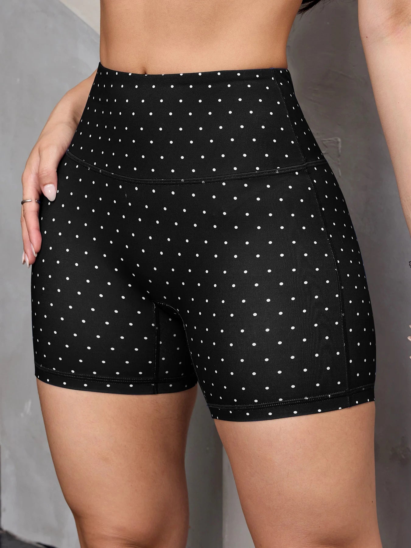 Women's Polka Dot Shorts Tummy Control Butt Lifting Biker Shorts High Waist Sports Tights Summer Casual Daily Wear
